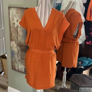 🛑 1 hour sale. NWT. Anthropologie, Daily Practice, M, Vibrant Orange V-Neck